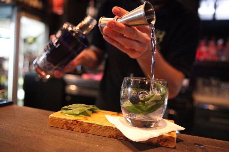 How To Layer A Cocktail: Tips From The Experts At Hugo’s Lounge
